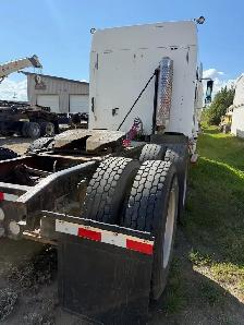 2005 Freightliner for parts - Photo 4