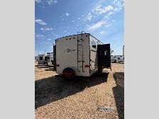 2016 Keystone RV Cougar 336BHS - Photo 4