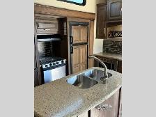 2016 Keystone RV Cougar 336BHS - Photo 9