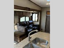 2016 Keystone RV Cougar 336BHS - Photo 15