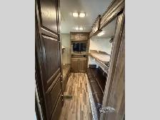 2016 Keystone RV Cougar 336BHS - Photo 18