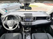 2018 Toyota RAV4 - Photo 12