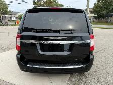 2016 Chrysler Town & Country - Photo 6