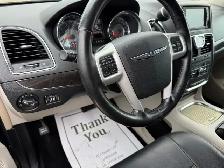2016 Chrysler Town & Country - Photo 16