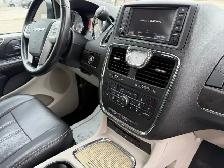 2016 Chrysler Town & Country - Photo 23