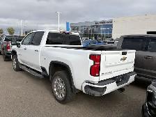 2025 Chevrolet Silverado 3500HD LTZ  6.6L Duramax | Technology - Photo 4