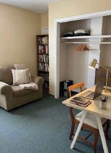 Downtown apartment 2 bed 1 bath - Photo 8