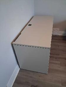 Office Desk - Photo 2