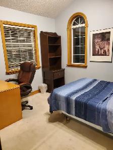️ Furnished Room  Tuscany, NW Calgary - Photo 2