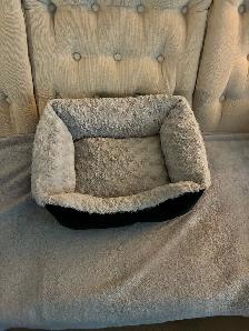 Small pet bed