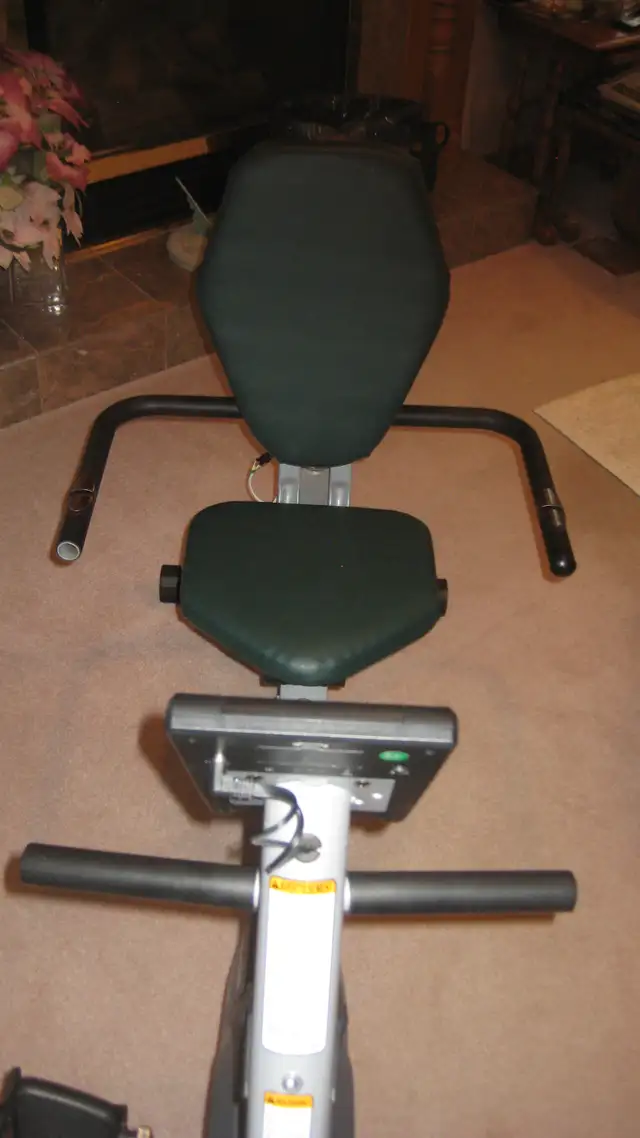 EXERCISE BIKE FOR SALE FOR $45