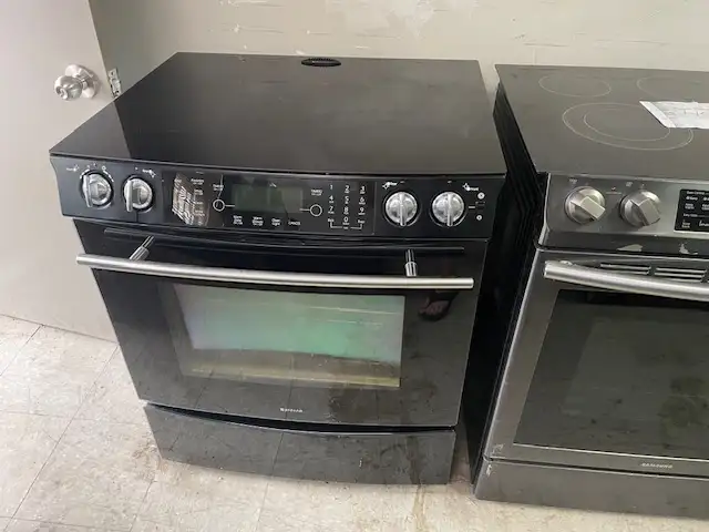 Cuisinière stainless vitrocéramique convection Jenn Air