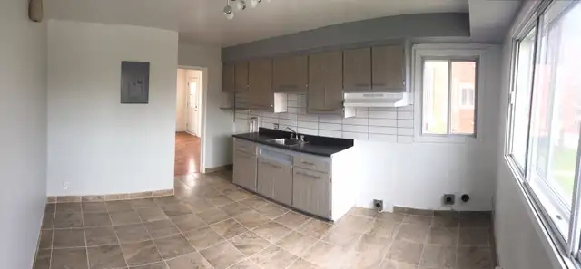 GRAND 4½ LAVAL Ensoleill CONCORDE STATIONNEMENT Visite Cette FDS