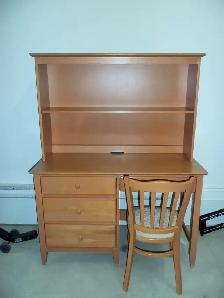 Lit 39 po et bureau avec huche et accessoires - Photo 2