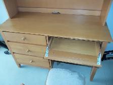 Lit 39 po et bureau avec huche et accessoires - Photo 3