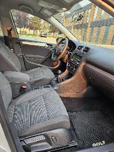 2012 Volkswagen Golf Trendline 2.5L 5Cyl 'Manual' - Photo 7