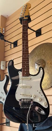 Vintage Japan-Made Fender Stratocaster Electric Guitar