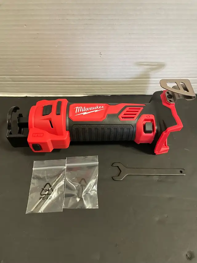 Milwaukee Cut Out Tool 2627-20