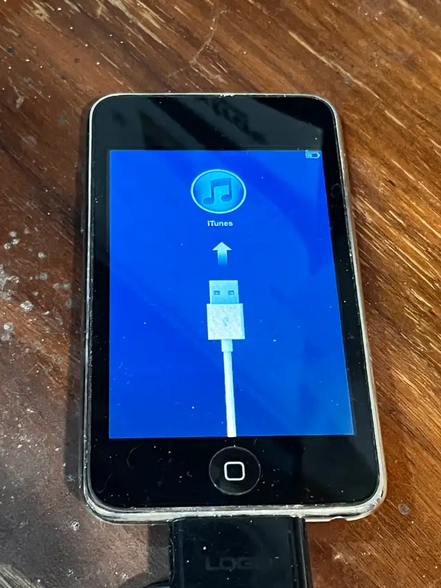 Vintage Apple Generation 2 IPod - 32 GB
