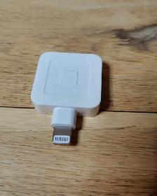 Square Reader for Magstripe (Lightning Connector) - Photo 6