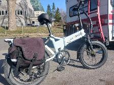 VÉLO ÉLECTRIQUE PLIABLE 2025.