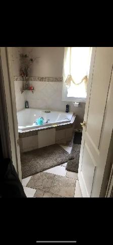 Room for rent/ Student Rental/ For October 1 st  $500.00 - Photo 3