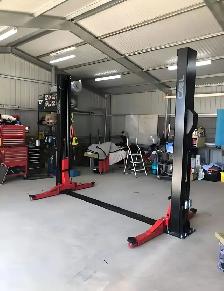 New CAEL Two Post Hoists Lift - Certified - Photo 2