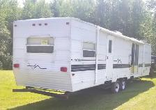 Two Older Travel Trailers for Salvage. - Photo 2
