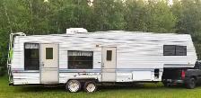 Two Older Travel Trailers for Salvage. - Photo 3