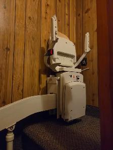 Acorn Stairlift - Photo 2