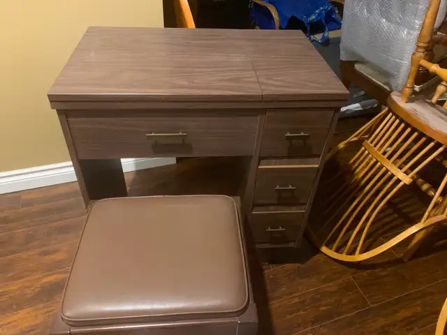 Free sewing table - no machine