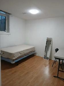 Private room Available Immediately Middlefield and Steeles - Photo 3