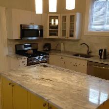 Heritage luxury 1 bedroom with den, all inclusive wifi&A/C