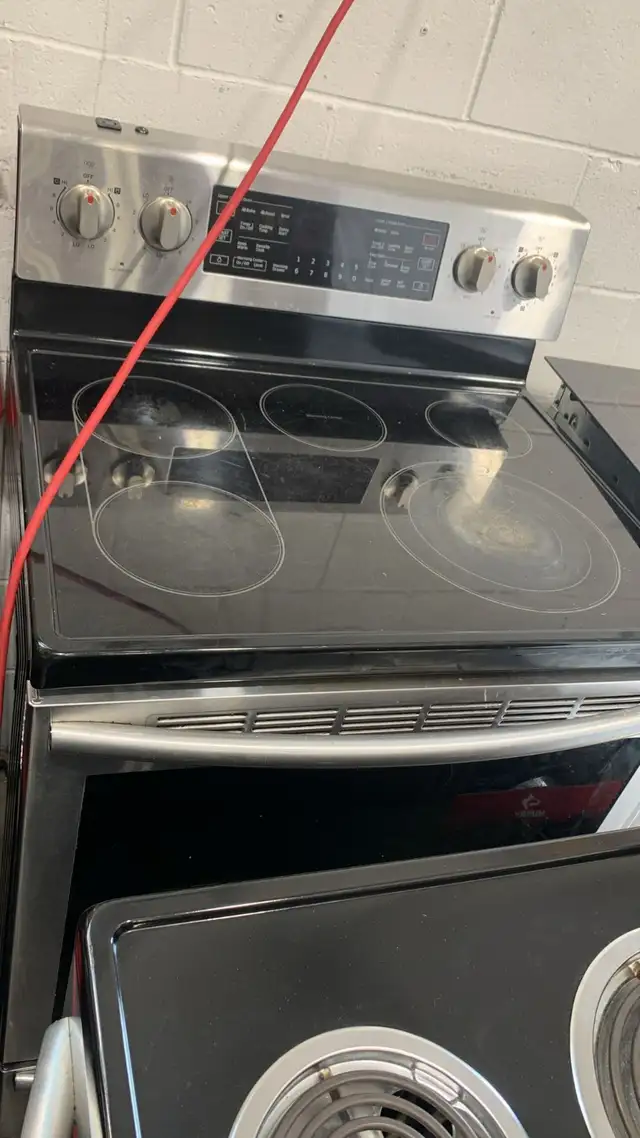 Stove - Used 30 Samsung 5.9 Cu. Ft Slide-In Electric Range – Sal