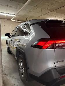 2022 Toyota RAV4 Hybrid LE AWD - Photo 8