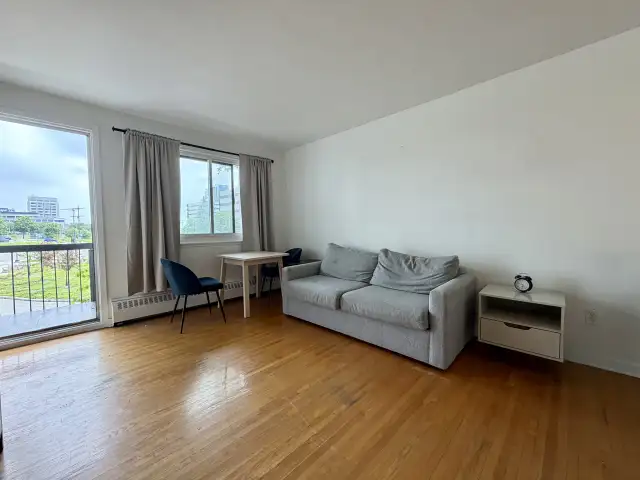 Loft studio entièrement meublé à louer Sainte-Foy / Sillery sept