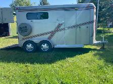 Crown 2 Horse Trailer