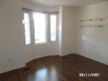 Charming Downtown 1-Bed, 1-Bath Main Floor Unit – Available Oct