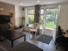 Walkout 1 Bedroom Basement Apartment - Photo 3