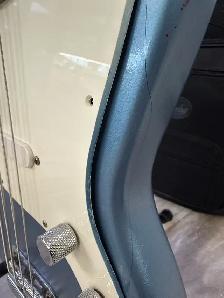 Squier Bronco 4 String Bass Guitar - 20TH Anniversary - Photo 6