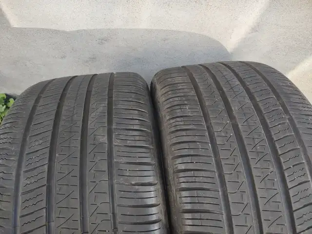 315-40R21x2 pneus été Pirelli Scorpion Zero. Excellent état