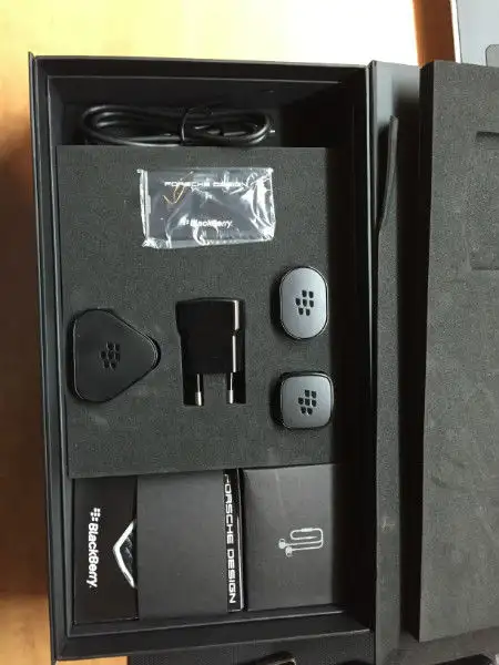 Rare blackberry Porsche design p'9981 Black ACCESSORIES in BOX-