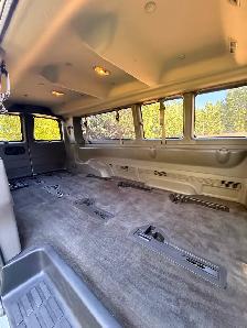 2018 Chevrolet Express 15 Passenger Van - Photo 5