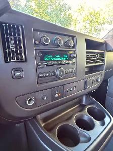 2018 Chevrolet Express 15 Passenger Van - Photo 8