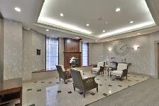 Condo, 2 2 den, all included, Oct 1, Hurontario & Burnhamthorpe