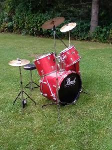 Pearl Drum Set - Photo 4