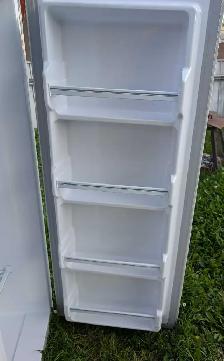 Danby Upright Freezer Model # DUF809WE - Photo 4