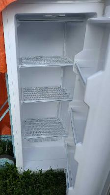 Danby Upright Freezer Model # DUF809WE - Photo 5