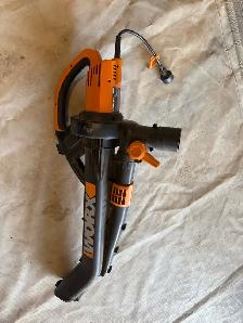 leaf blower