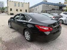 2017 Nissan Altima S AUTO - Photo 4